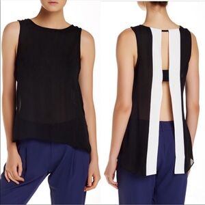 Parker Fern sheer top
Mixed black and white Size XS